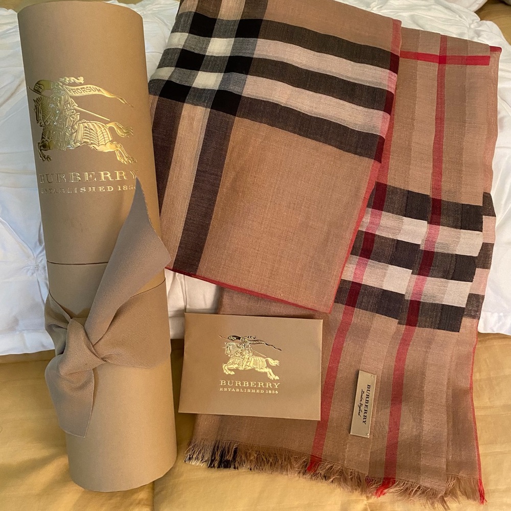 Burberry scarf
